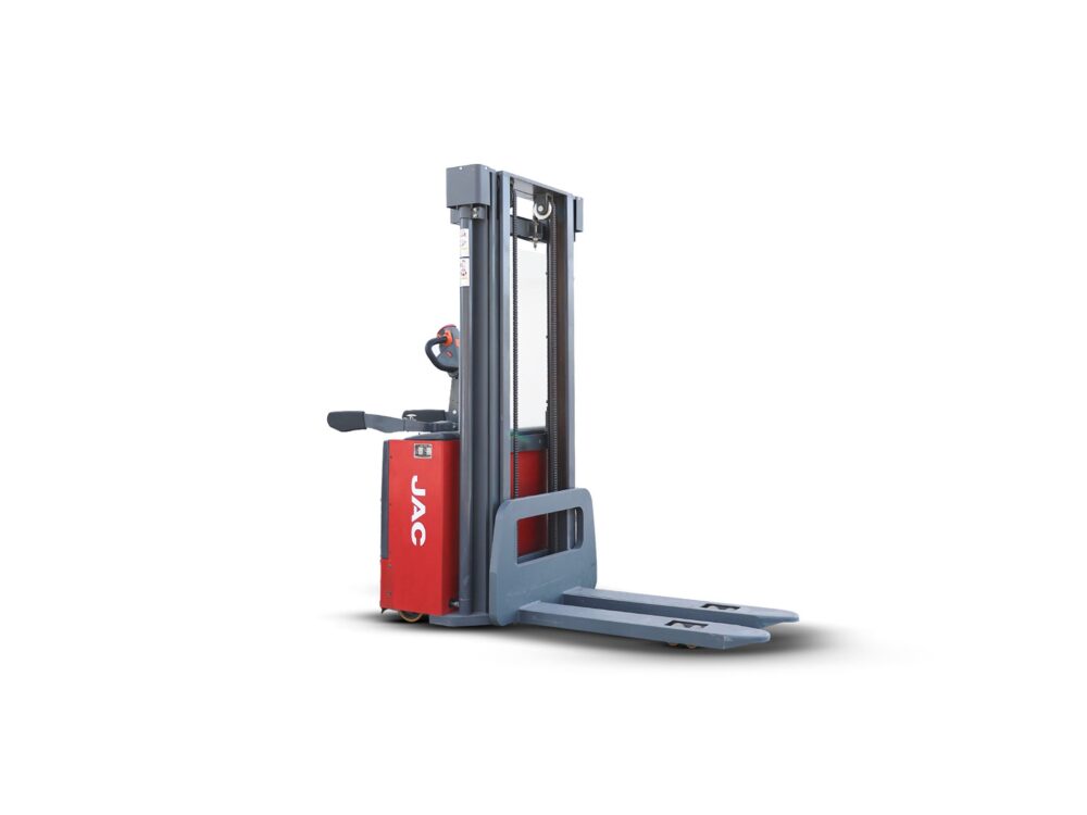 Stacker Elétrico JAC CDD15 4.5M com mastro triplex e 1500 kg de capacidade