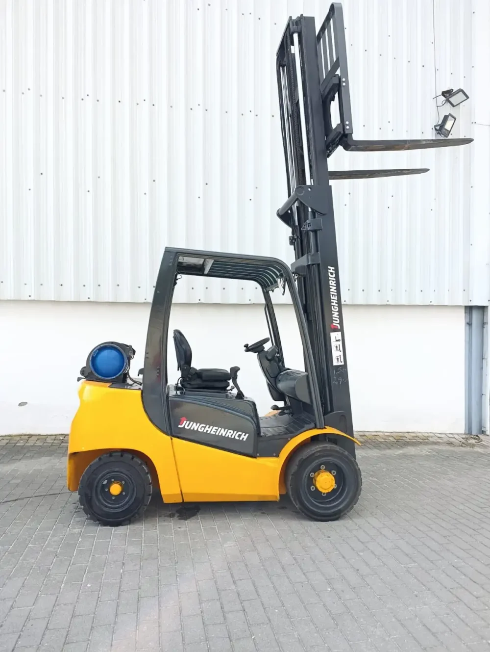 Empilhador a gás JUNGHEINRICH TFG 430 tuacar mirandela