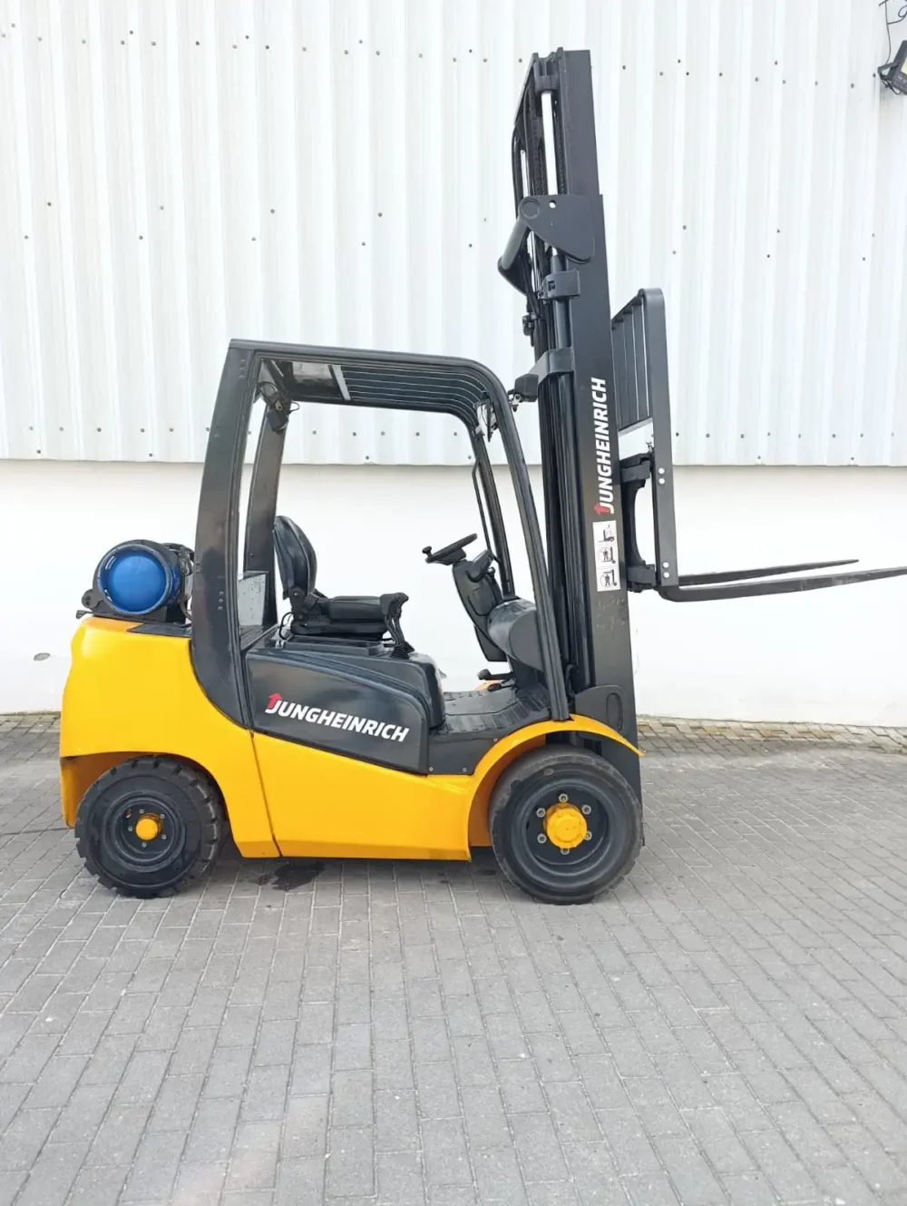 Empilhador a gás JUNGHEINRICH TFG 430 tuacar mirandela